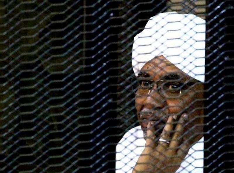 تفاصيل اقتحام سجون سودانية وتهريب سجناء.. والكشف عن مصير عمر البشير