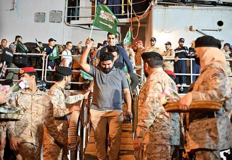 وصول 5 مواطنين و 198 شخصاً من رعايا الدول الشقيقة والصديقة إلى جدة