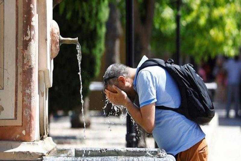 إسبانيا.. موجة الحر تدفع الحكومة إلى اتخاذ إجراءات للتخفيف من آثار الحرارة