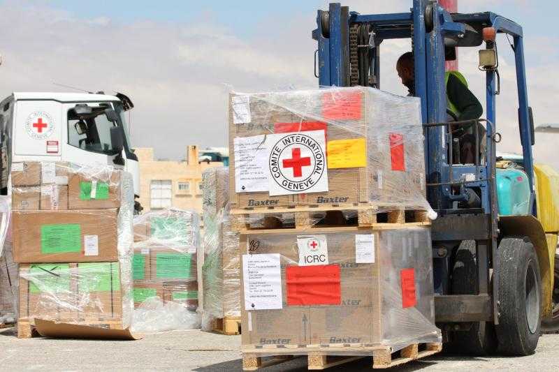 قناة القاهرة الإخبارية: وصول أول شحنة مساعدات من الصليب الأحمر إلى السودان