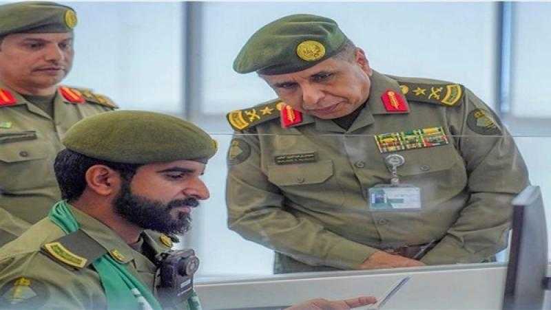 مدير الجوازات السعودي يقف على الخدمات المقدمة لرعايا الدول الشقيقة القادمين من السودان