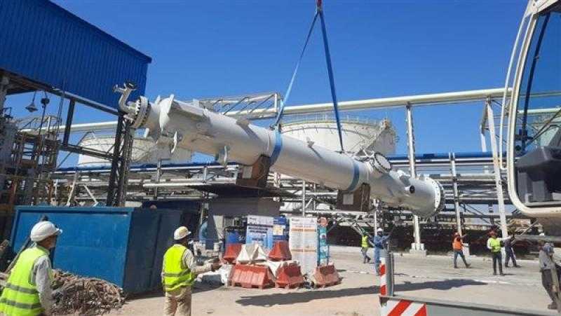 البترول تعلن انتهاء أعمال تركيبات الأبراج والمعدات بمشروع وحدة «الميثاناتور»