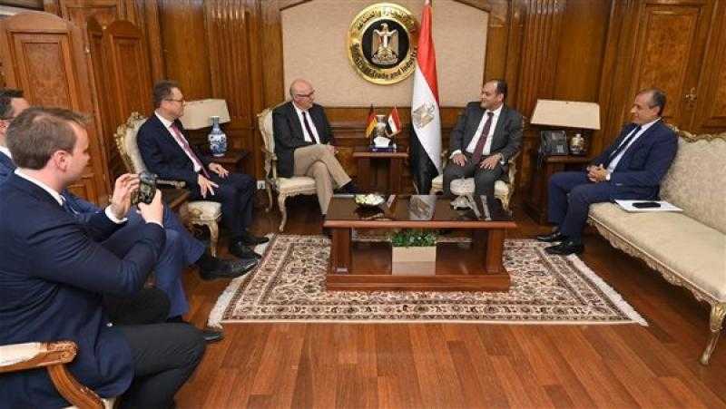 وزير التجارة: نسعى لجذب المزيد من الاستثمارات الألمانية في مجال صناعة السيارات