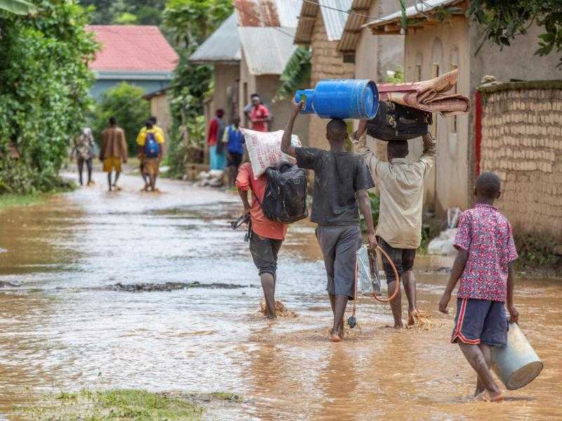 ارتفاع عدد ضحايا فيضان رواندا إلى 130 شخصا