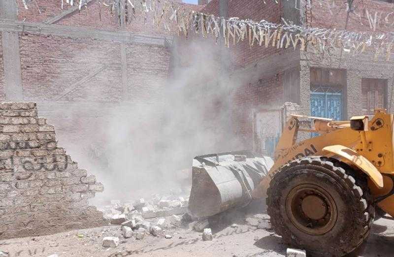 إزالة 54 حالة تعدٍ على أملاك دولة بمركزي أبنوب ومنفلوط في أسيوط |صور