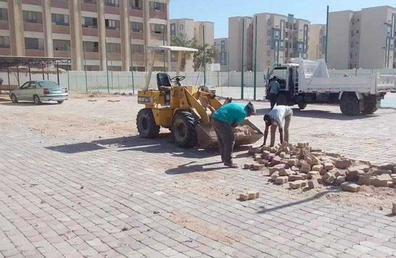 رئيس مدينة الغردقة يوجه بمتابعة تنفيذ خطة رصف وتطوير شوارع المدينة | صور