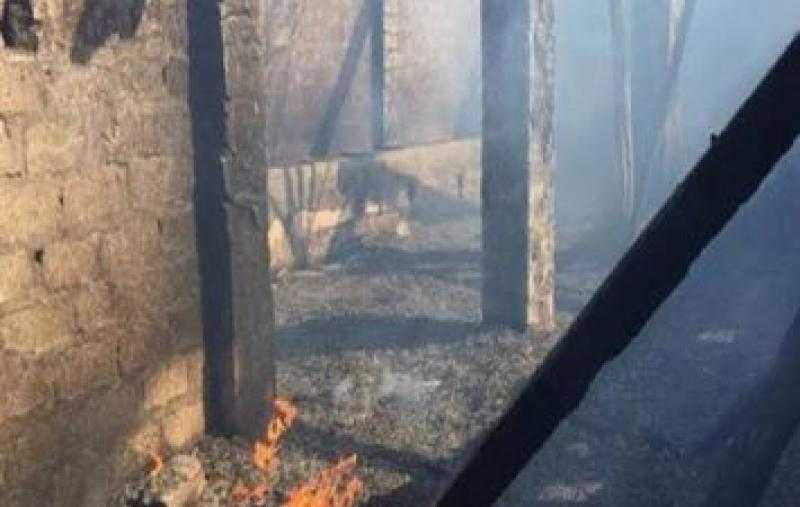 حريق داخل حوش ماشية بقنا يسفر عن إصابة أحد الأشخاص