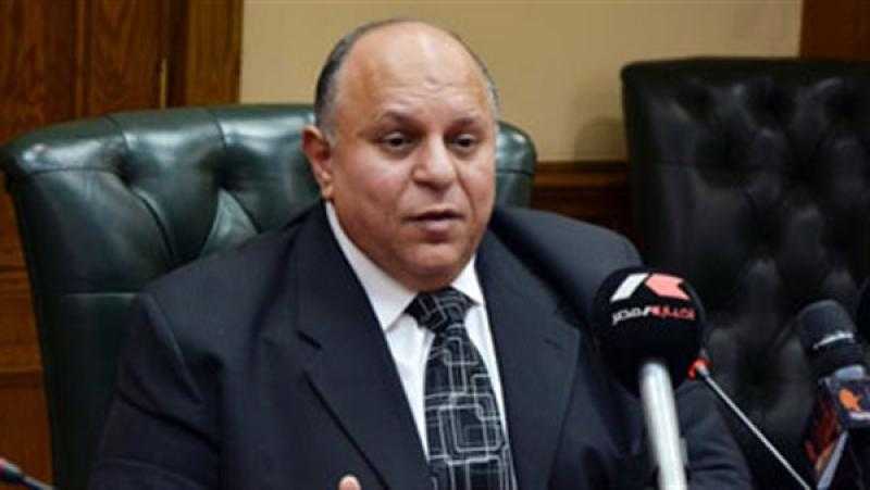 وزير التنمية الإداية الأسبق: 2 مليون موظف بالجهاز الإداري يمكنهم ”العمل عن بعد”