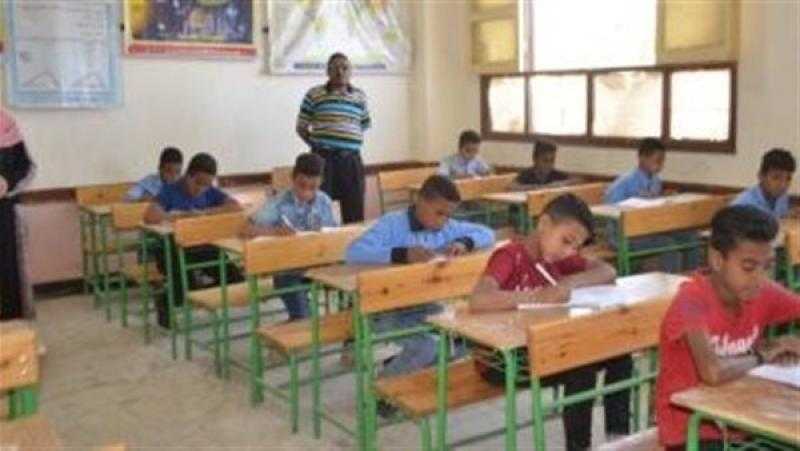 وكيل ”تعليم الفيوم” تتابع استعدادات بدء امتحانات الشهادة الإعدادية