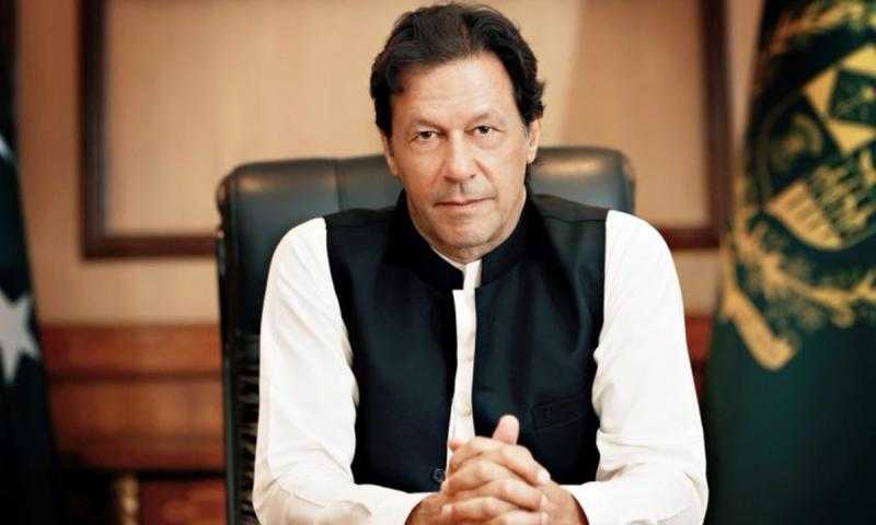 نواب باكستانيون ينسحبون من حزب عمران خان بعد مواجهة مع الجيش