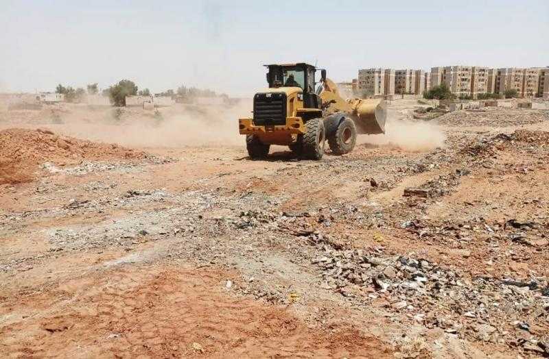 حملات لرفع الإشغالات وإيقاف مباني مخالفة بأسوان