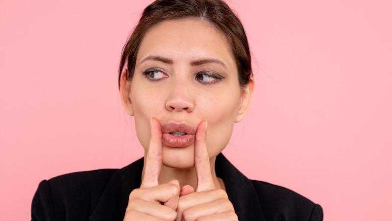 أفضل 3 طرق للتخلص من سواد حول الفم