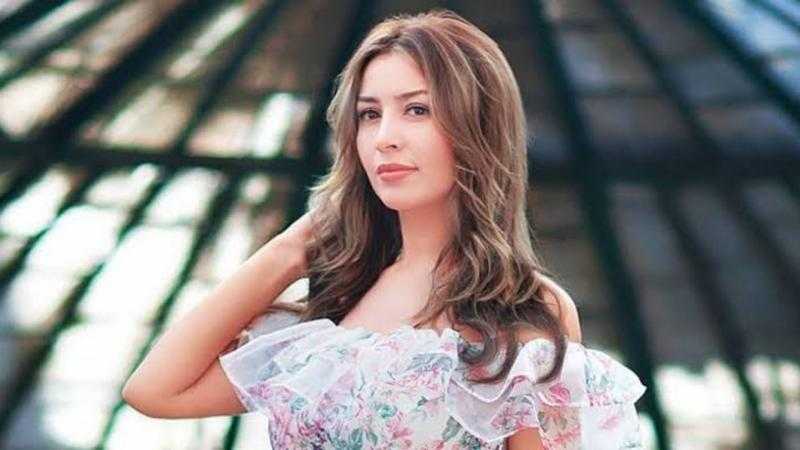 جنات تهدي أغنية لابنتها في عيد ميلادها