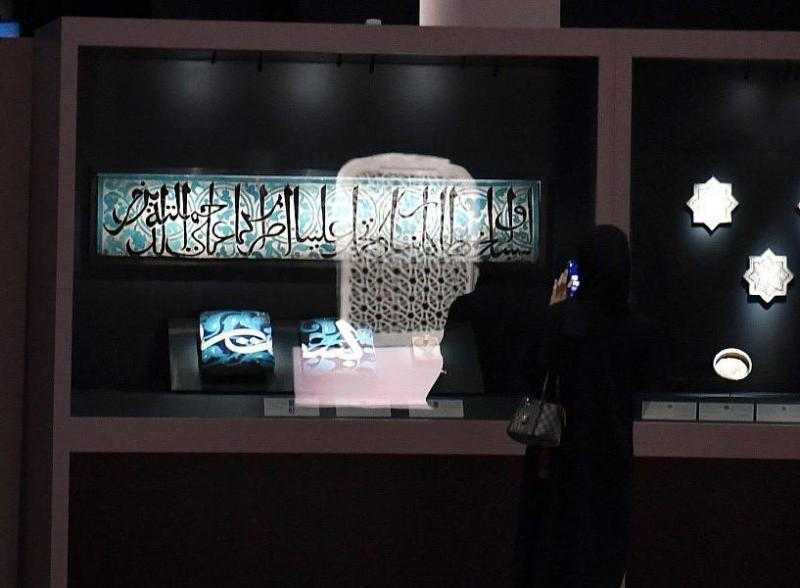 بينالي الفنون الإسلامية 2023 ينفرد بعرض مخطوطات قرآنية عمرها يزيد على 1400 عام