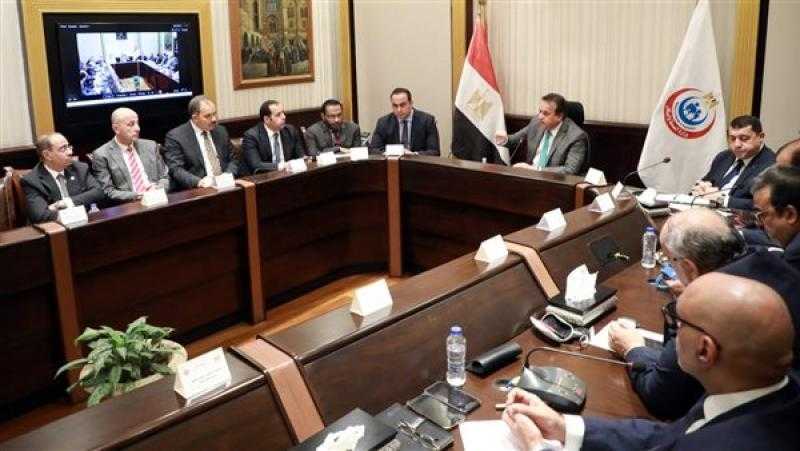 وزير الصحة يوجه بوضع خطة لإنشاء مراكز تميز تخصصية في المحافظات