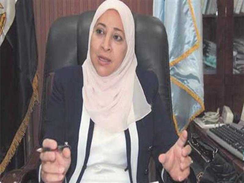 نائب محافظ القاهرة تستمع لشكاوى ومقترحات المواطنين