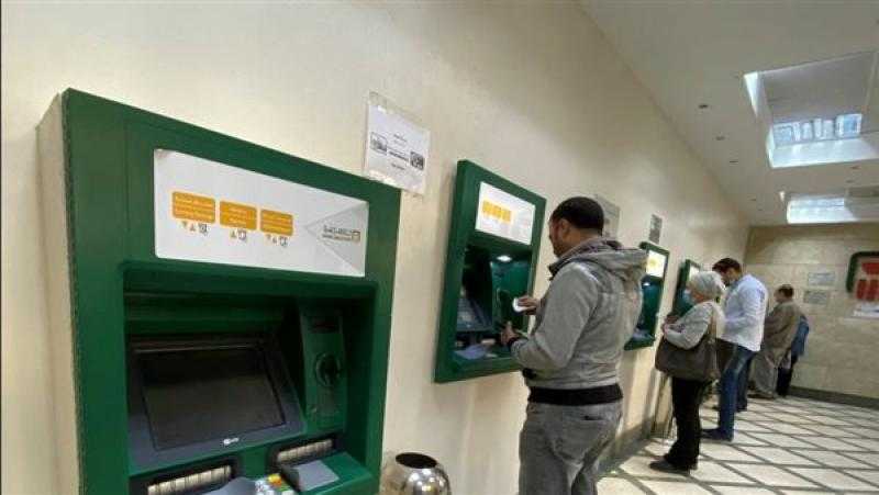صرف مرتبات العاملين في الدولة لشهر مايو اليوم