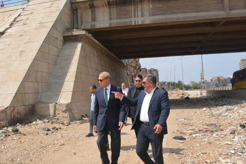 محافظ القليوبية يتابع أعمال تطوير ورصف كوبري المصنع الحربي