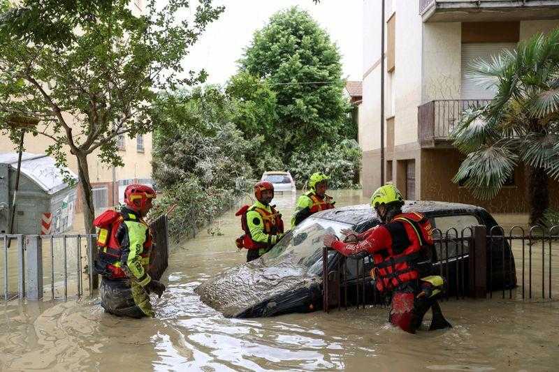 ارتفاع حصيلة الوفيات جراء فيضانات شمال إيطاليا