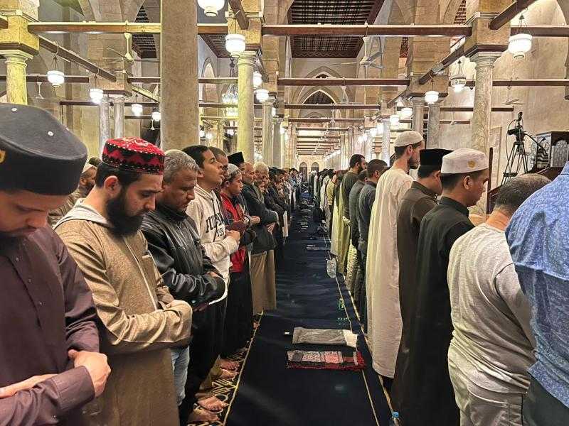أزهري: لا يجوز الذهاب للمسجد بملابس العمل المتسخة