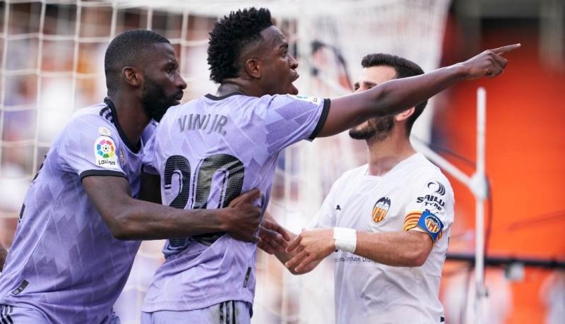 بلنسية يعمق جراح ريال مدريد ويهزمه بهدف لوبيز في الدوري الإسباني