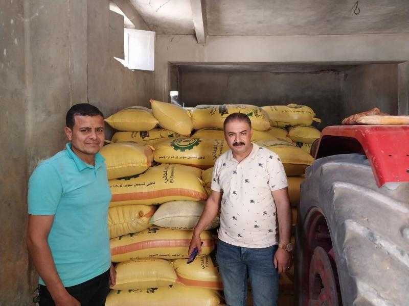ضبط 342 طن قمح قبل تداولها في السوق السوداء بالدقهلية.. صور