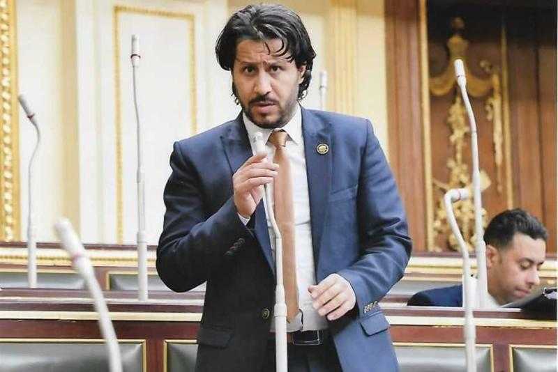 عضو حزب التجمع يطالب بإصدار قانون الصناعة الموحد