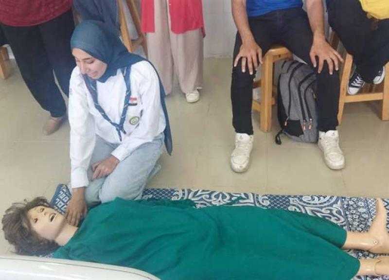 دورة تدريبية عن الإسعافات الأولية لفريق الجوالة بجامعة كفر الشيخ.. صور