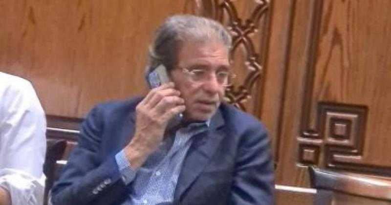 خالد يوسف يقدم واجب العزاء في والد شريف حافظ