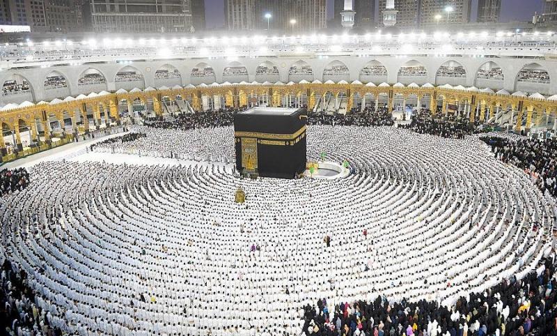 دور التوسعات السعودية المتعاقبة في المسجد الحرام وأثرها في استيعاب الأعداد المتزايدة من ضيوف الرحمن