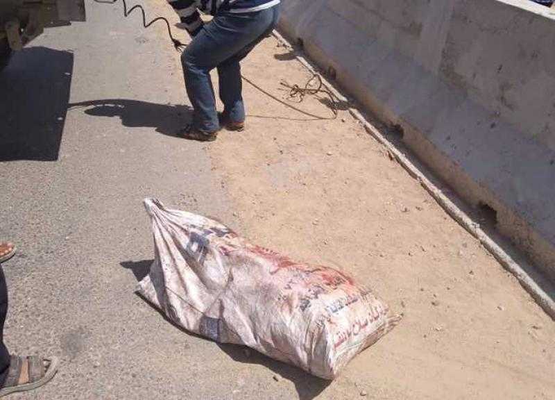 سر رؤوس الحمير الملقاة على جانبي الطريق الدولي بمطروح