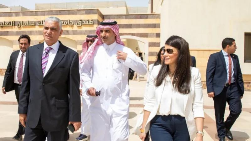 الرئيس التنفيذي للصندوق السعودي للتنمية يزورُ جامعةَ الملكِ سلمانَ الدولية في شرم الشيخ