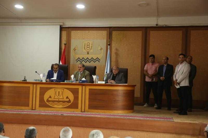 محافظ كفر الشيخ: منع التعدي على الأراضي الزراعية وحث المزارعين على توريد القمح