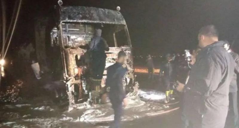 إصابة سائق تريلا اصطدم بحائط خرساني في الفيوم