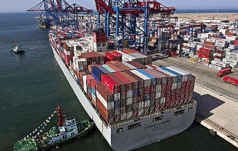 إعادة فتح موانى السويس والزيتيات وانتظام الحركة الملاحية بموانئ البحر الأحمر