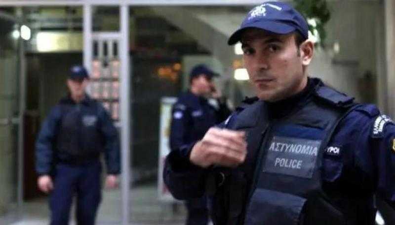 وفاة رجل ألماني بعد قفزه من نافذة مركز شرطة في أثينا