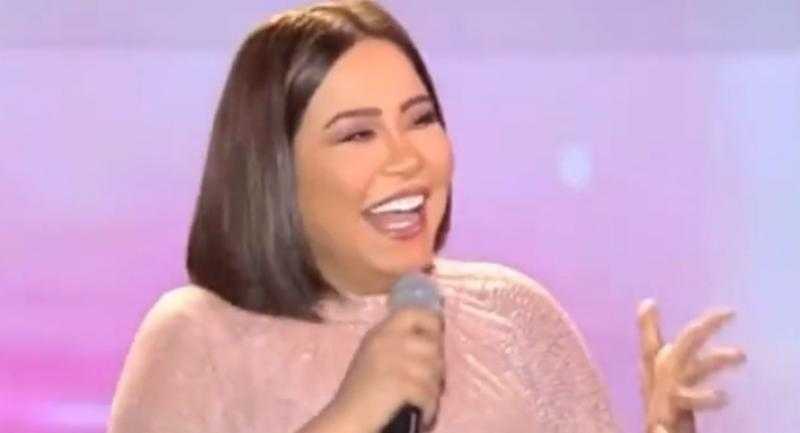 شيرين لجمهور حفلها في السعودية: بحبكم وبموت عليكم