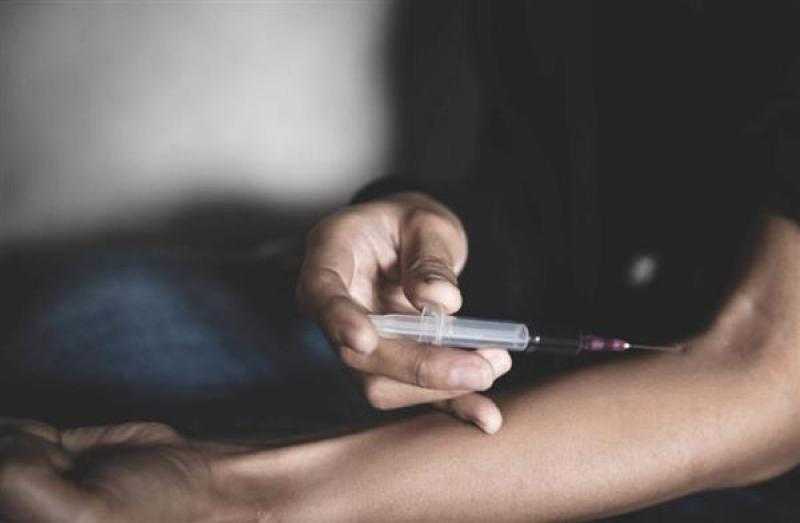 التحقيق في وفاة شاب بجرعة مخدرات زائدة في بولاق الدكرور