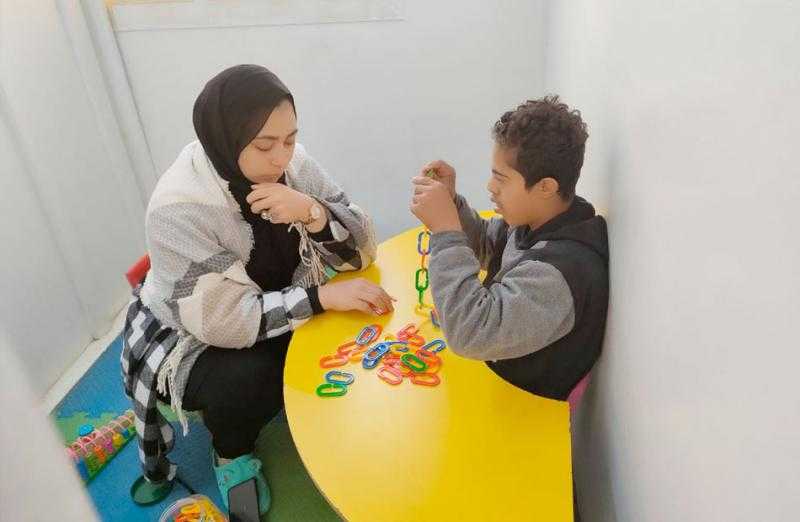 استشاري تخاطب تُحذر من هذه الطريقة في تعليم الأطفال الكلام