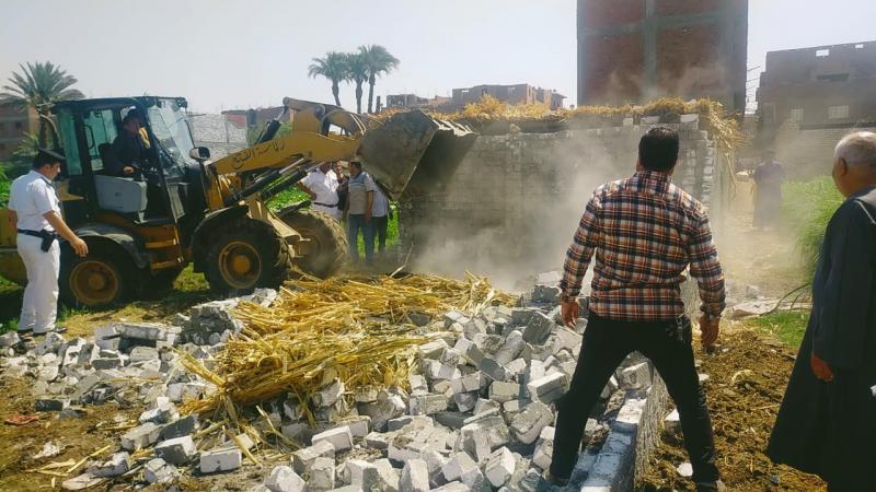 محافظ أسيوط: إزالة 29 حالة تعدٍ ضمن المرحلة الثانية من الموجة الـ21 | صور