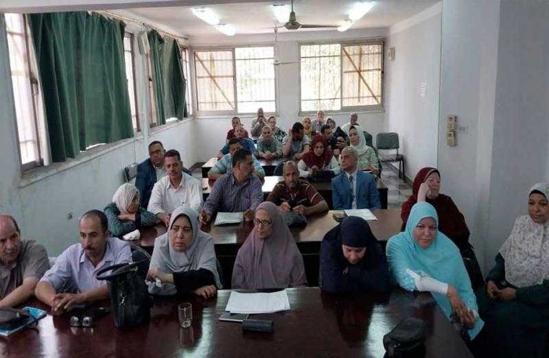 تواصل فعاليات مسابقة التنظيم والإدارة ببني سويف عن قانون الخدمة المدنية