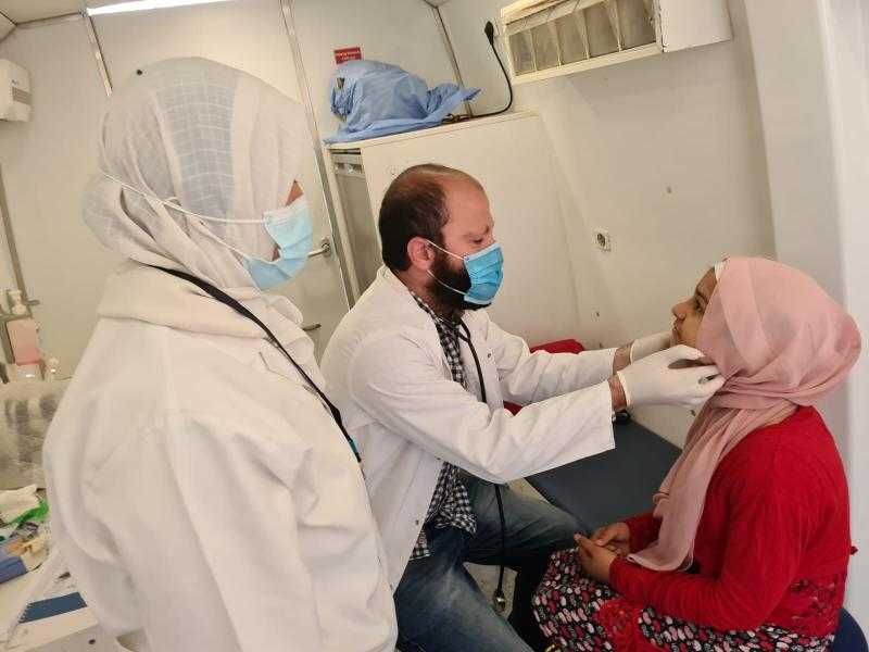 قوافل جامعة قناة السويس تقدم 695 كشفا طبيا والأدوية بالمجان في قرية العمدة
