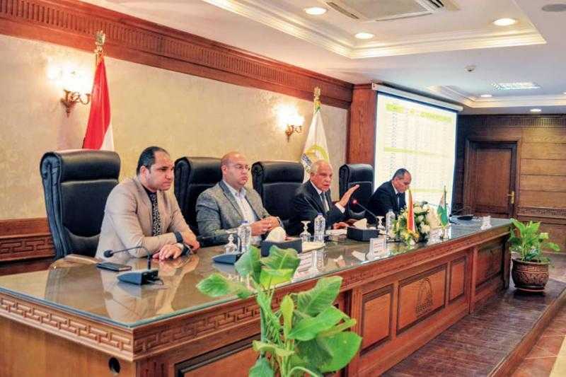 محافظ الجيزة يناقش الخطة الاستثمارية «2023-2024».. ويؤكد الأولوية لذات النفع للمواطنين