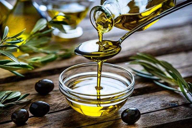 تحسين وظائف الكبد .. أبرز فوائد زيت الزيتون للجهاز الهضمى