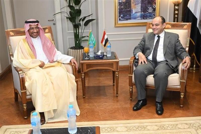وزير الصناعة السعودي يبحث مع نظيره المصري الفرص الاستثمارية والتكامل بالقطاع