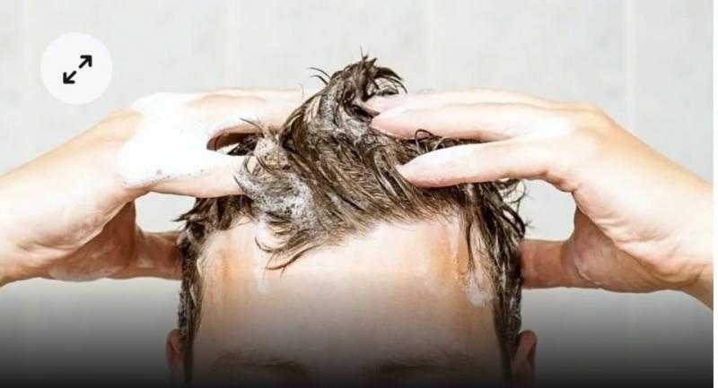 حتى تتجنب تساقطه.. كم عدد المرات المثالية لغسل شعرك؟