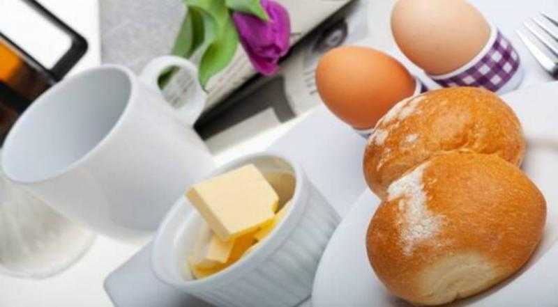 خبير تغذية يكشف المواد الغذائية الغنية بالكولسترول ”الضار”