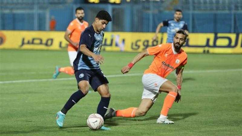 بيراميدز يفوز على فاركو ويتصدر جدول الدوري
