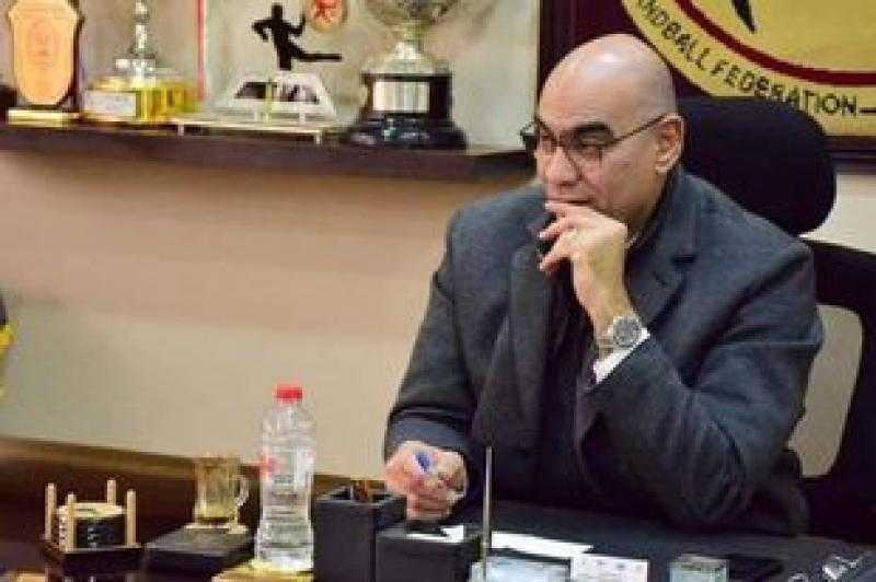 هشام نصر: الزمالك أصبح وحيدا.. ولا يصح معاملة الأحمر بهذا الشكل