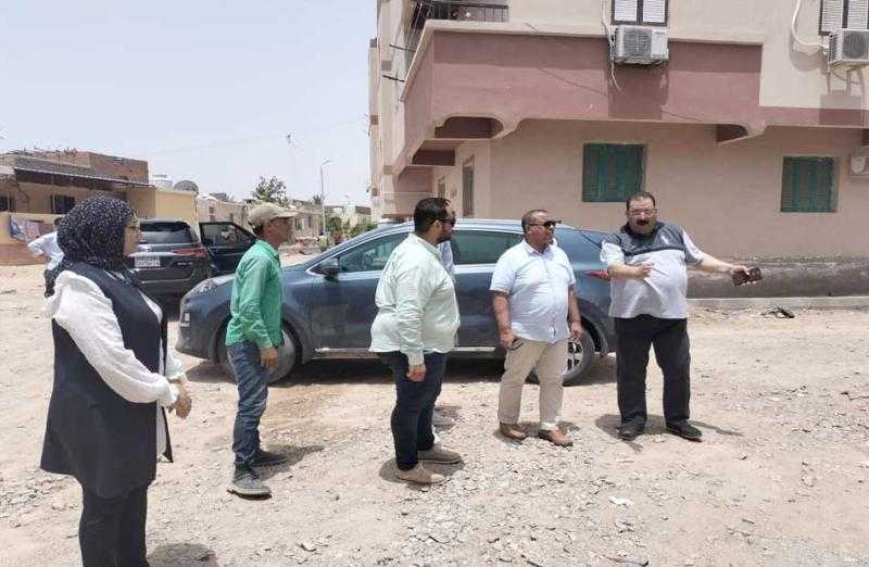 رئيسا مدينة سفاجا وجهاز التعمير بالبحر الأحمر يتفقدان مشروعات الخطة الاستثمارية بالمدينة